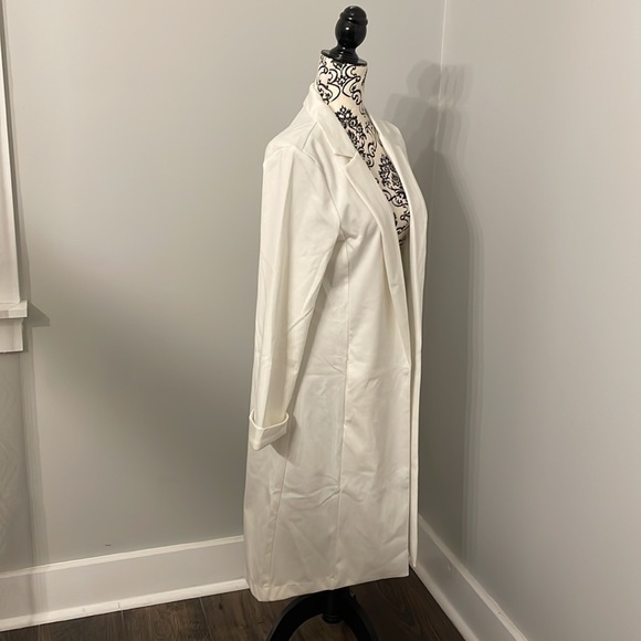 HAVE Los Angeles White Lab Coat - Picture 3 of 10